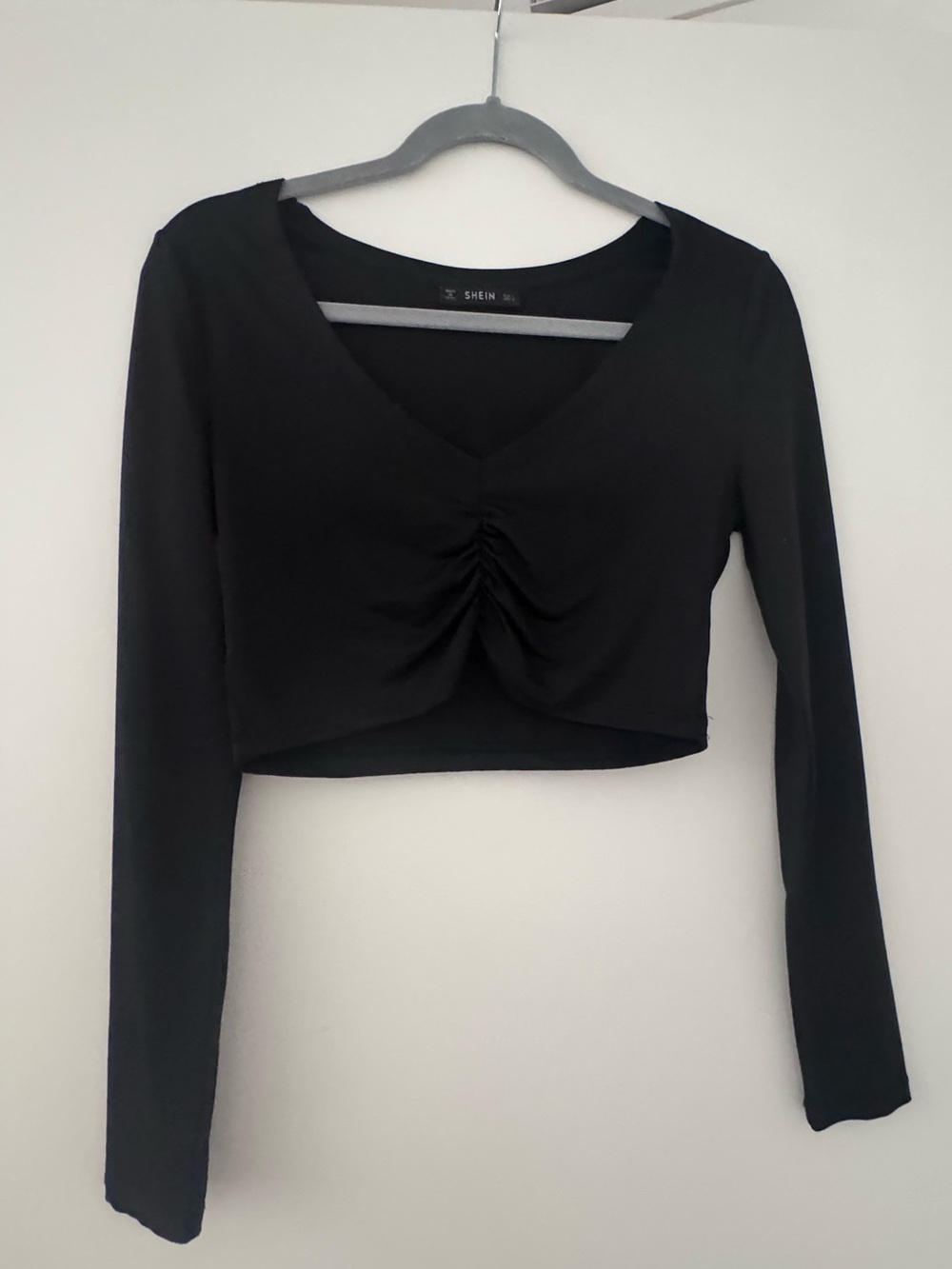 SHEIN Black Ruched V-Neck Long Sleeve Crop Top